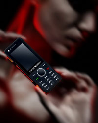 Emporio Armani – самый гламурный мобильник Samsung